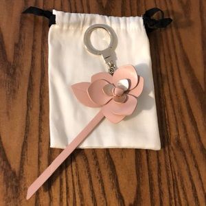 Kate Spade Magnolia flower key ring NWOT bagswag